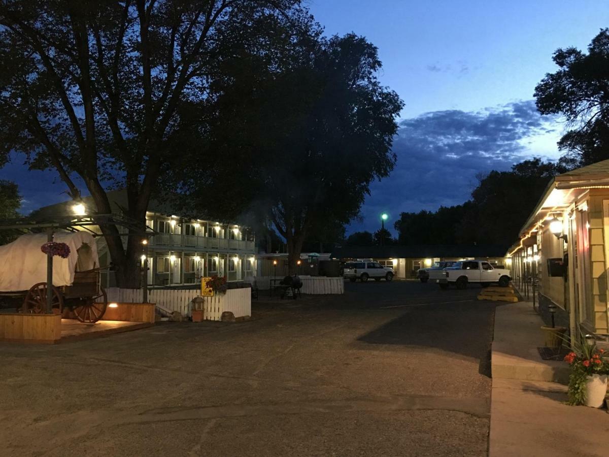 The Ol' Wyoming Motel Riverton Buitenkant foto
